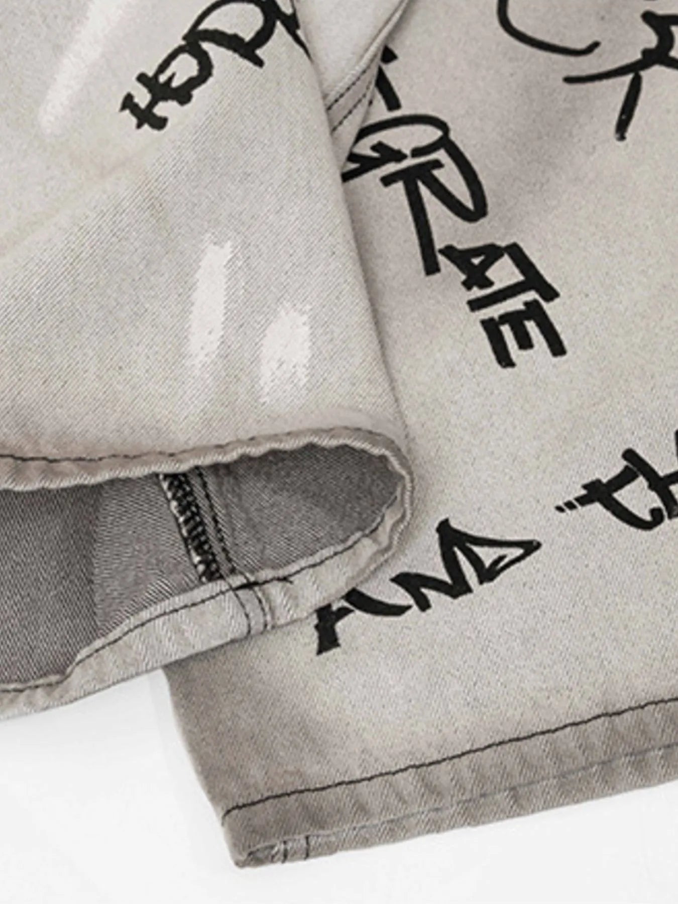 1269 Men's Graffiti Art Loose Fit Jeans – men's graphic jeans (detail view 9)