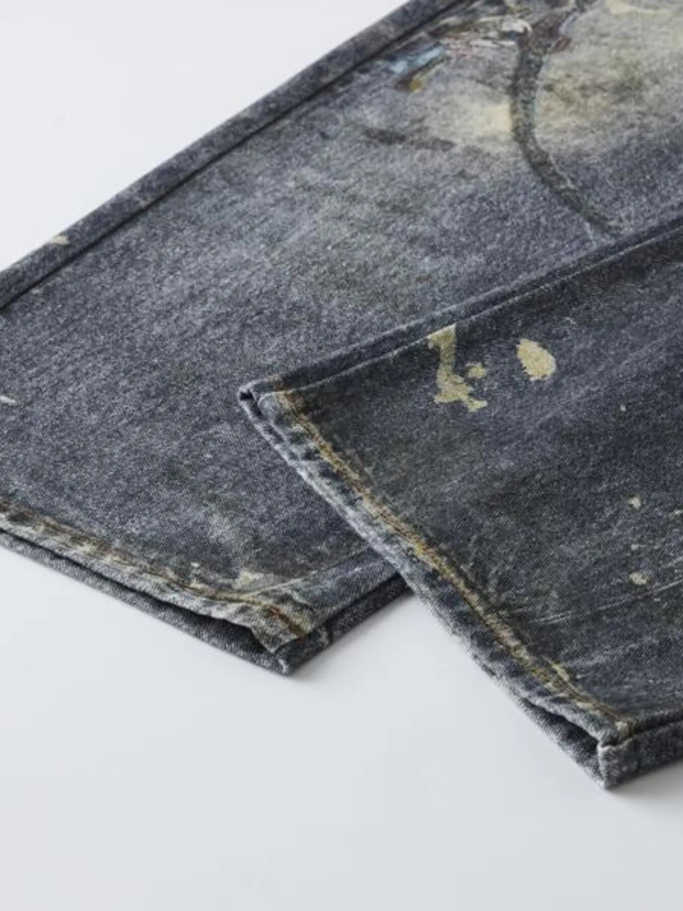 1275 Men's Distressed Printed Wide Leg Jeans – men's graphic jeans (detail view 9)