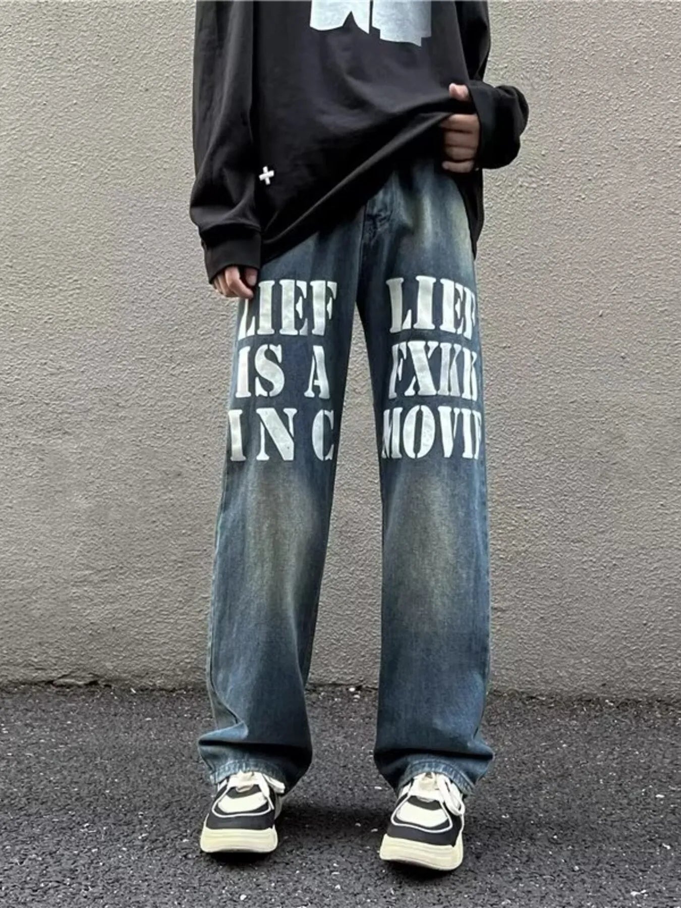 1268 Men's Full Size Letter Graphic Wide Leg Jeans Plus Size – men's graphic jeans (detail view 4)